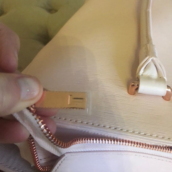 ALMOST BRAND NEW pink Ted Baker shoulder bag❤️🍾👛 - Picture 7 of 8